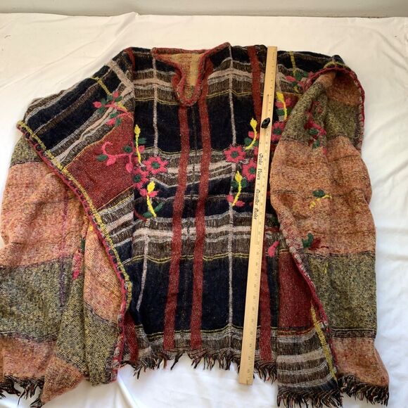Anthropologie Aszakka Embroidered Beaded Wool Blend Poncho Cape Sweater S M L XL - Picture 5 of 13